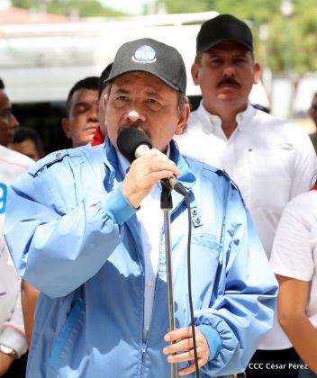 Comandante Carlos Fonseca, aquí estamos siempre luchando por la paz, porque queremos la paz