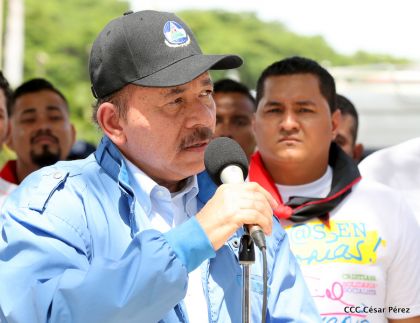 Comandante Carlos Fonseca, aquí estamos siempre luchando por la paz, porque queremos la paz