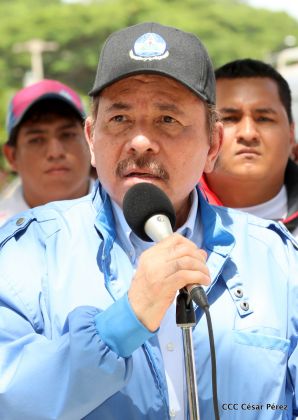 Comandante Carlos Fonseca, aquí estamos siempre luchando por la paz, porque queremos la paz