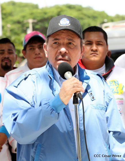Comandante Carlos Fonseca, aquí estamos siempre luchando por la paz, porque queremos la paz