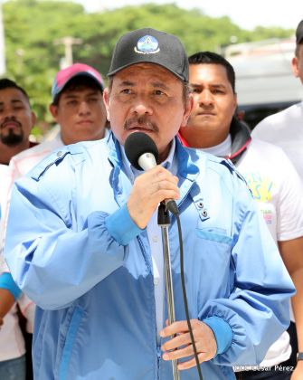 Comandante Carlos Fonseca, aquí estamos siempre luchando por la paz, porque queremos la paz