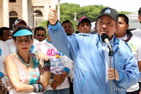 Comandante Carlos Fonseca, aquí estamos siempre luchando por la paz, porque queremos la paz