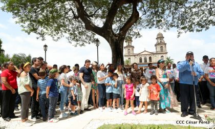 Comandante Carlos Fonseca, aquí estamos siempre luchando por la paz, porque queremos la paz