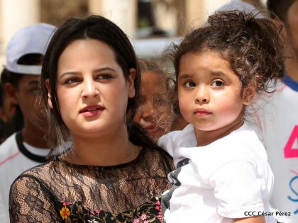 Comandante Carlos Fonseca, aquí estamos siempre luchando por la paz, porque queremos la paz