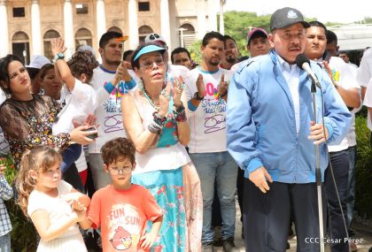 Comandante Carlos Fonseca, aquí estamos siempre luchando por la paz, porque queremos la paz