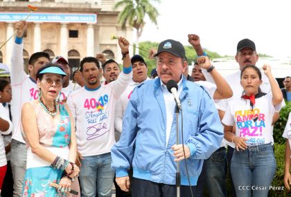 Comandante Carlos Fonseca, aquí estamos siempre luchando por la paz, porque queremos la paz