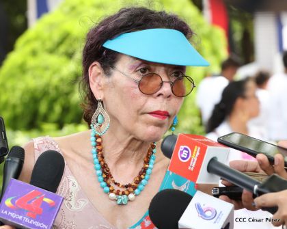 Comandante Carlos Fonseca, aquí estamos siempre luchando por la paz, porque queremos la paz