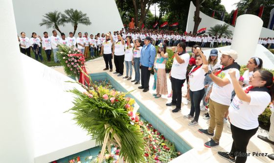 Comandante Carlos Fonseca, aquí estamos siempre luchando por la paz, porque queremos la paz