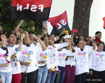 Comandante Carlos Fonseca, aquí estamos siempre luchando por la paz, porque queremos la paz