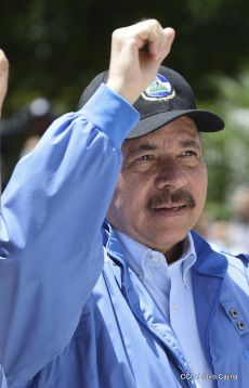 Comandante Carlos Fonseca, aquí estamos siempre luchando por la paz, porque queremos la paz