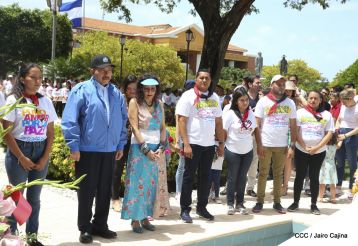 Comandante Carlos Fonseca, aquí estamos siempre luchando por la paz, porque queremos la paz