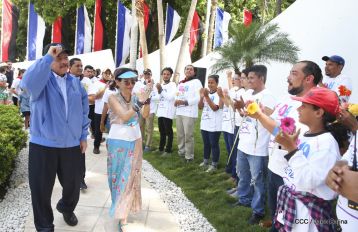 Comandante Carlos Fonseca, aquí estamos siempre luchando por la paz, porque queremos la paz