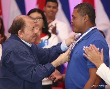 Homenaje a Alexis Argüello Tricampeón Mundial de Boxeo en el X Aniversario de su Tránsito a la Inmortalidad