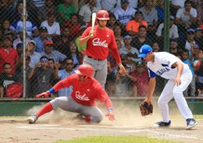 Familias matagalpinas disfrutaron el tercer partido de la serie amistosa entre Nicaragua y Cuba