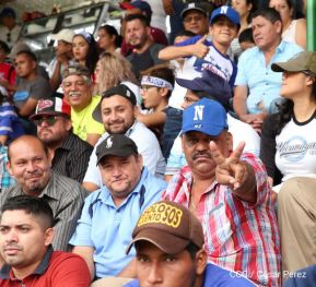 Familias matagalpinas disfrutaron el tercer partido de la serie amistosa entre Nicaragua y Cuba