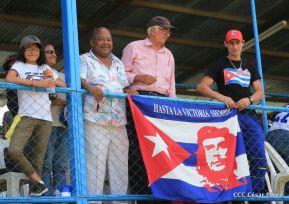 Familias matagalpinas disfrutaron el tercer partido de la serie amistosa entre Nicaragua y Cuba
