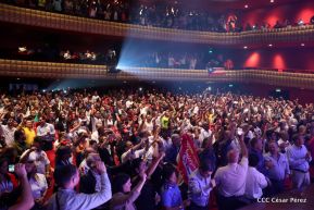 Cantos a la Revolución desde el Teatro Nacional Rubén Darío