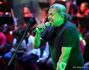 Cantos a la Revolución desde el Teatro Nacional Rubén Darío