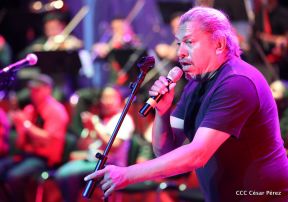 Cantos a la Revolución desde el Teatro Nacional Rubén Darío