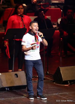 Cantos a la Revolución desde el Teatro Nacional Rubén Darío