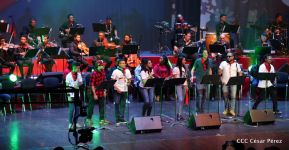 Cantos a la Revolución desde el Teatro Nacional Rubén Darío