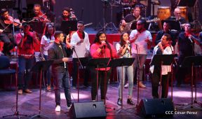 Cantos a la Revolución desde el Teatro Nacional Rubén Darío