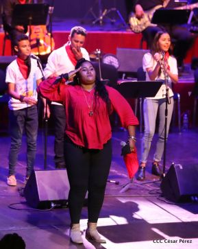 Cantos a la Revolución desde el Teatro Nacional Rubén Darío