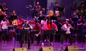 Cantos a la Revolución desde el Teatro Nacional Rubén Darío