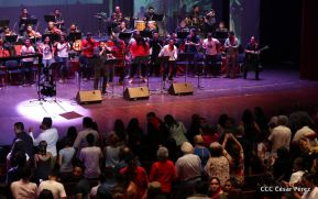 Cantos a la Revolución desde el Teatro Nacional Rubén Darío