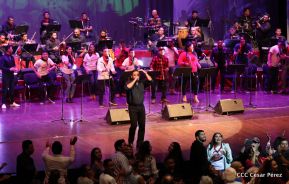 Cantos a la Revolución desde el Teatro Nacional Rubén Darío