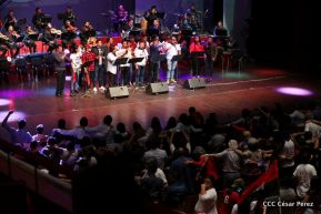 Cantos a la Revolución desde el Teatro Nacional Rubén Darío
