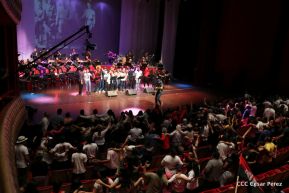 Cantos a la Revolución desde el Teatro Nacional Rubén Darío