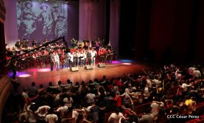 Cantos a la Revolución desde el Teatro Nacional Rubén Darío