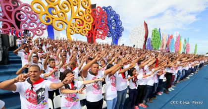 40/19 ¡Siempre Más Allá! celebrando la esperanza, el amor y la paz