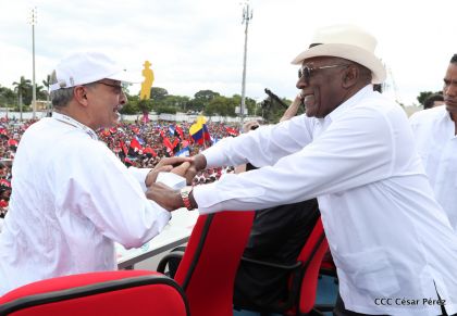 40/19 ¡Siempre Más Allá! celebrando la esperanza, el amor y la paz