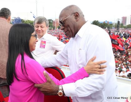 40/19 ¡Siempre Más Allá! celebrando la esperanza, el amor y la paz