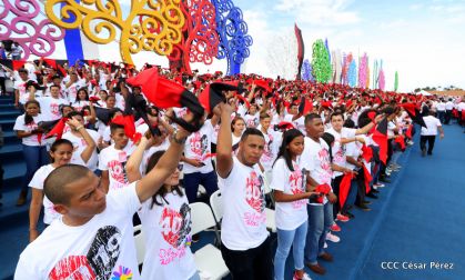 40/19 ¡Siempre Más Allá! celebrando la esperanza, el amor y la paz