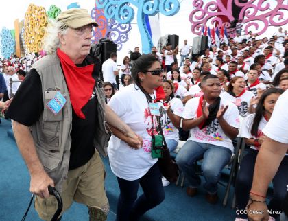 40/19 ¡Siempre Más Allá! celebrando la esperanza, el amor y la paz