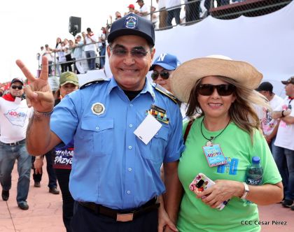 40/19 ¡Siempre Más Allá! celebrando la esperanza, el amor y la paz