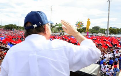 40/19 ¡Siempre Más Allá! celebrando la esperanza, el amor y la paz