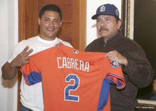  Presidente Daniel se reúne con el bigleaguer Everth Cabrera