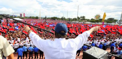 40/19 ¡Siempre Más Allá! celebrando la esperanza, el amor y la paz