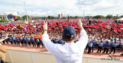 40/19 ¡Siempre Más Allá! celebrando la esperanza, el amor y la paz