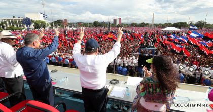 40/19 ¡Siempre Más Allá! celebrando la esperanza, el amor y la paz