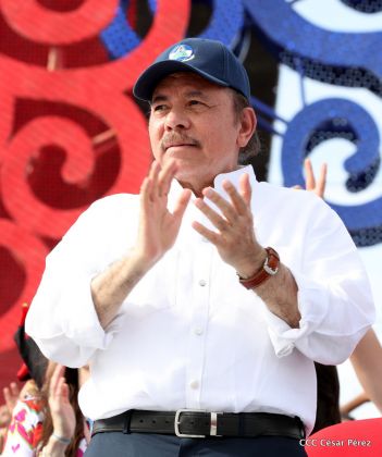 40/19 ¡Siempre Más Allá! celebrando la esperanza, el amor y la paz