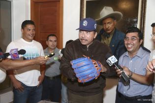  Presidente Daniel se reúne con el bigleaguer Everth Cabrera