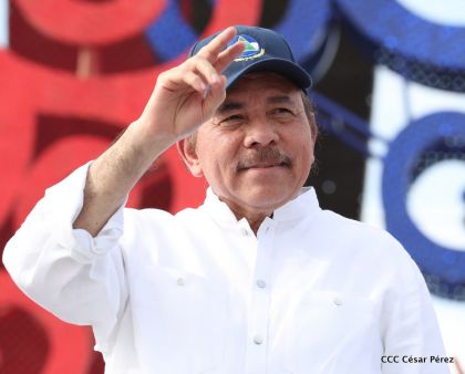 40/19 ¡Siempre Más Allá! celebrando la esperanza, el amor y la paz