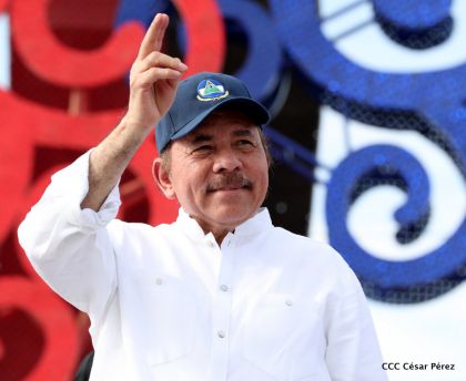 40/19 ¡Siempre Más Allá! celebrando la esperanza, el amor y la paz