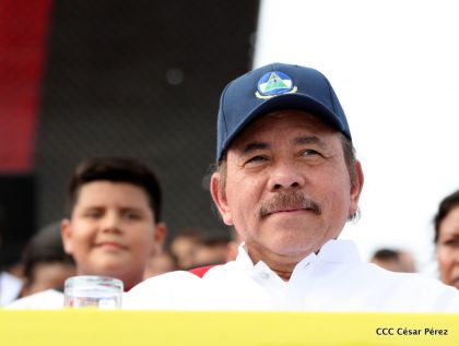 40/19 ¡Siempre Más Allá! celebrando la esperanza, el amor y la paz