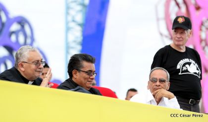 40/19 ¡Siempre Más Allá! celebrando la esperanza, el amor y la paz